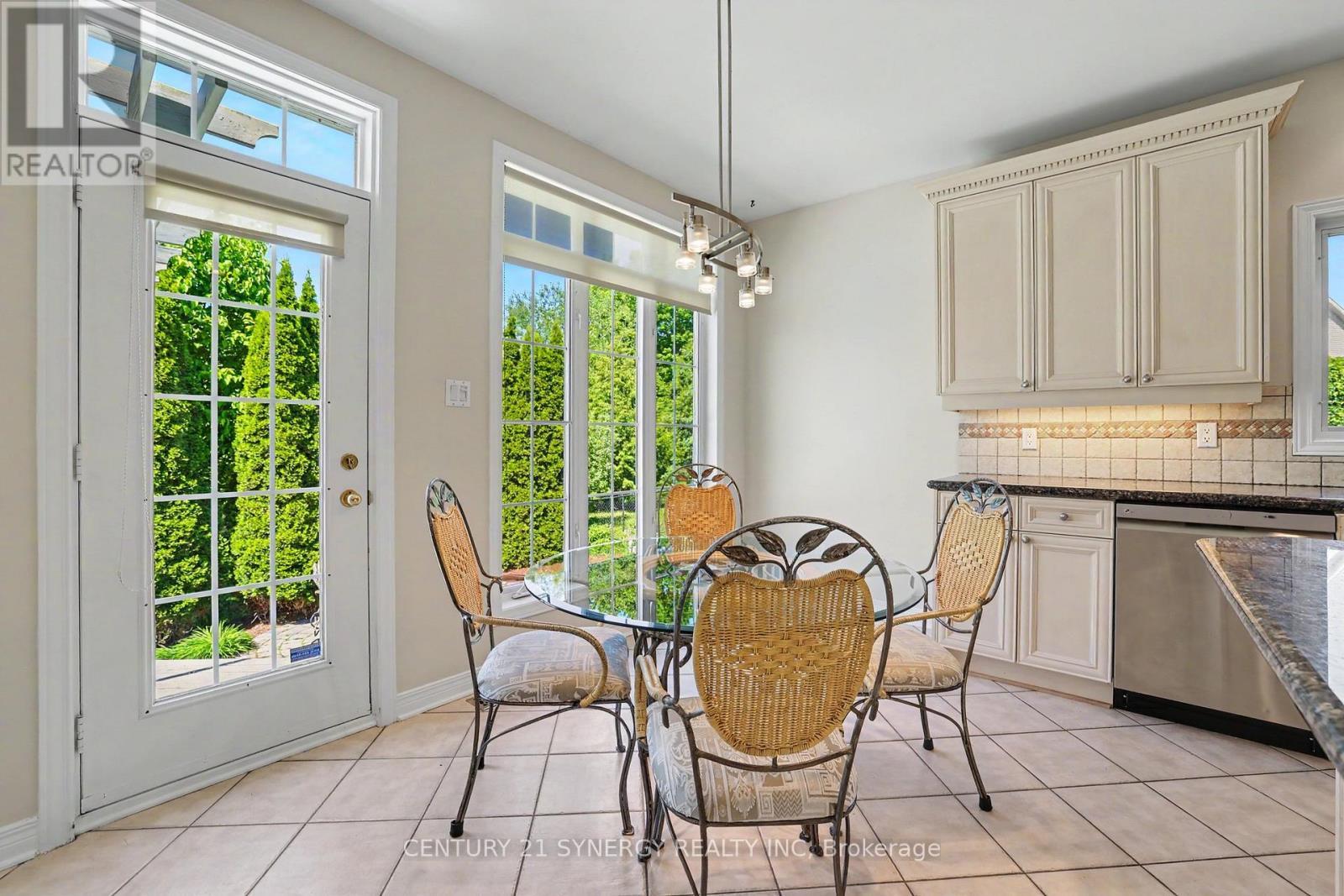 Eat in Kitchen - 17 Warnock Way, Ottawa, ON