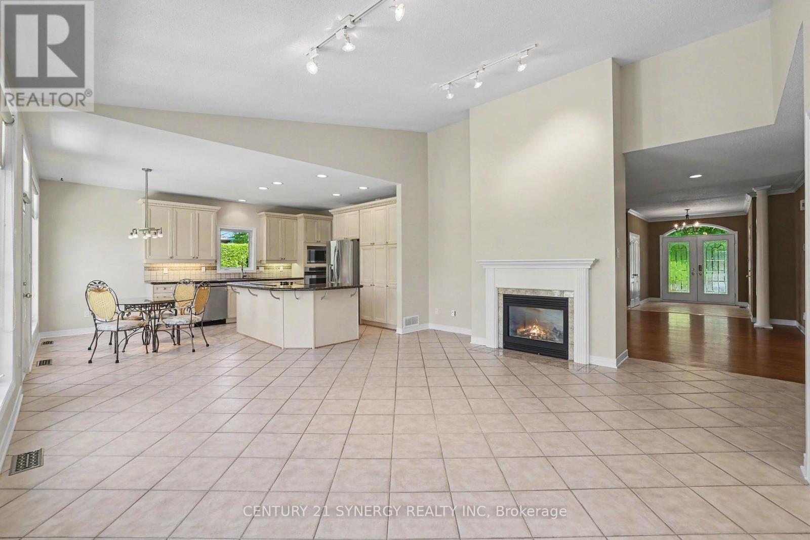 Family Room - 17 Warnock Way, Ottawa, ON