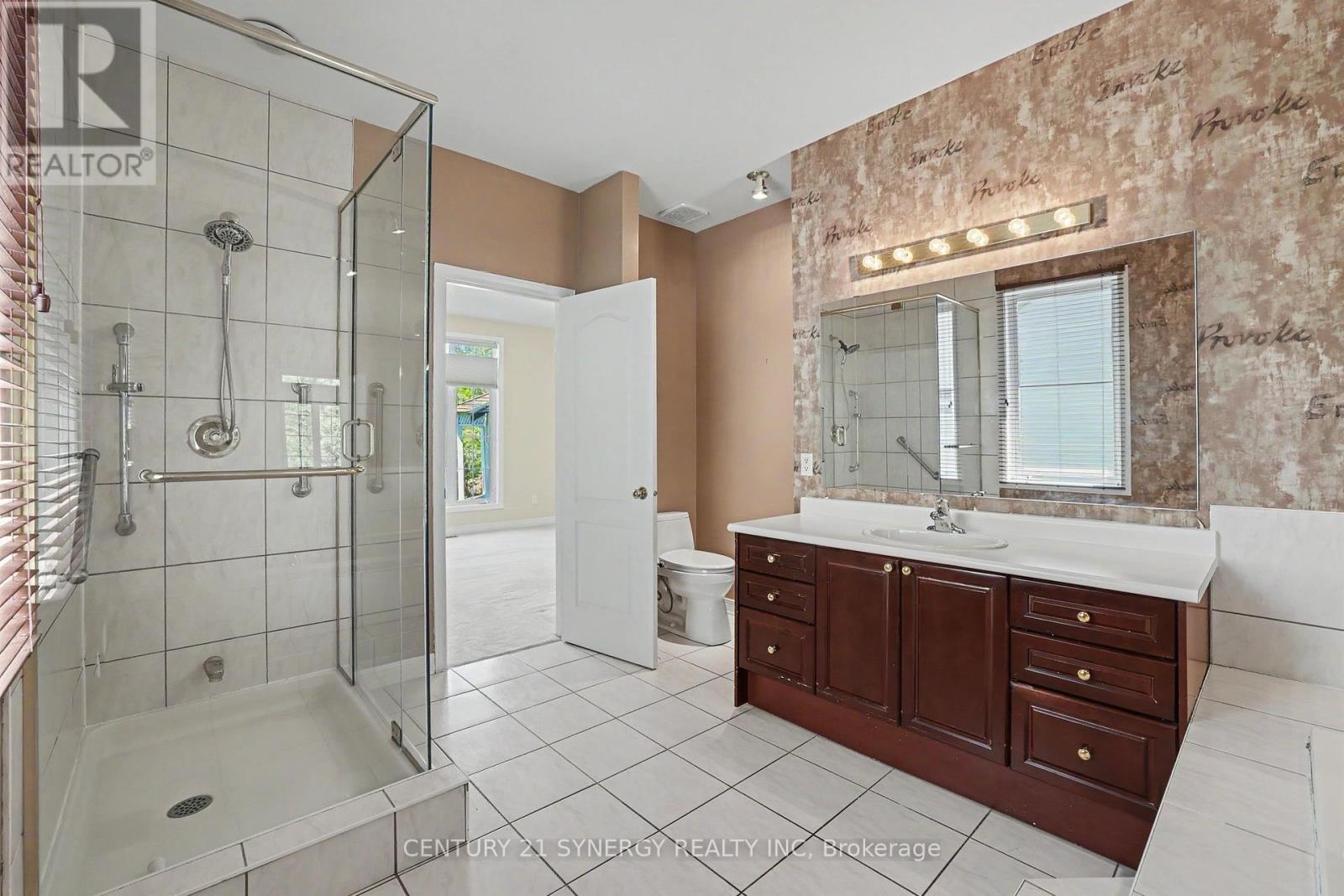 Primary Ensuite - 17 Warnock Way, Ottawa, ON