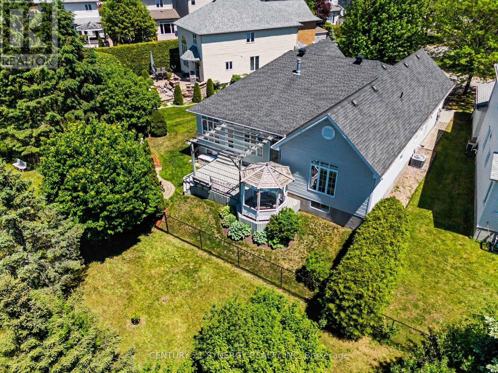 17 Warnock Way, Ottawa, ON