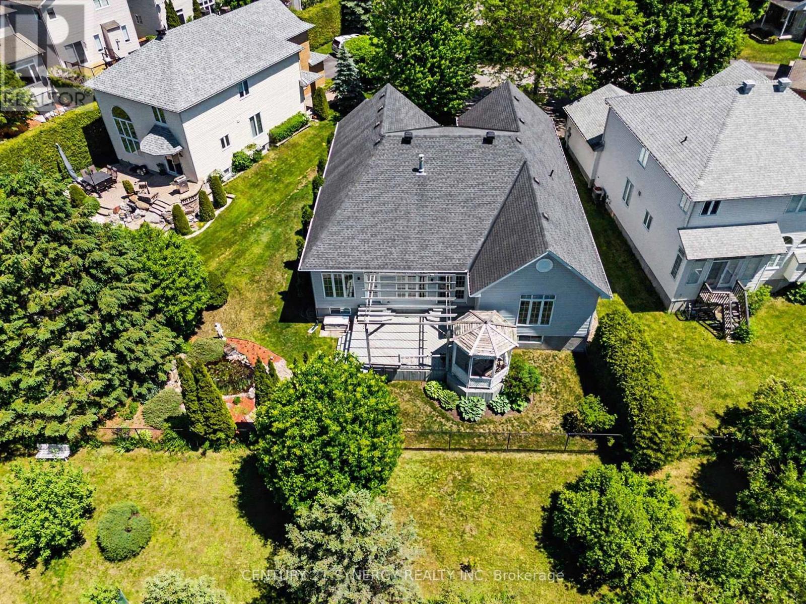 17 Warnock Way, Ottawa, ON