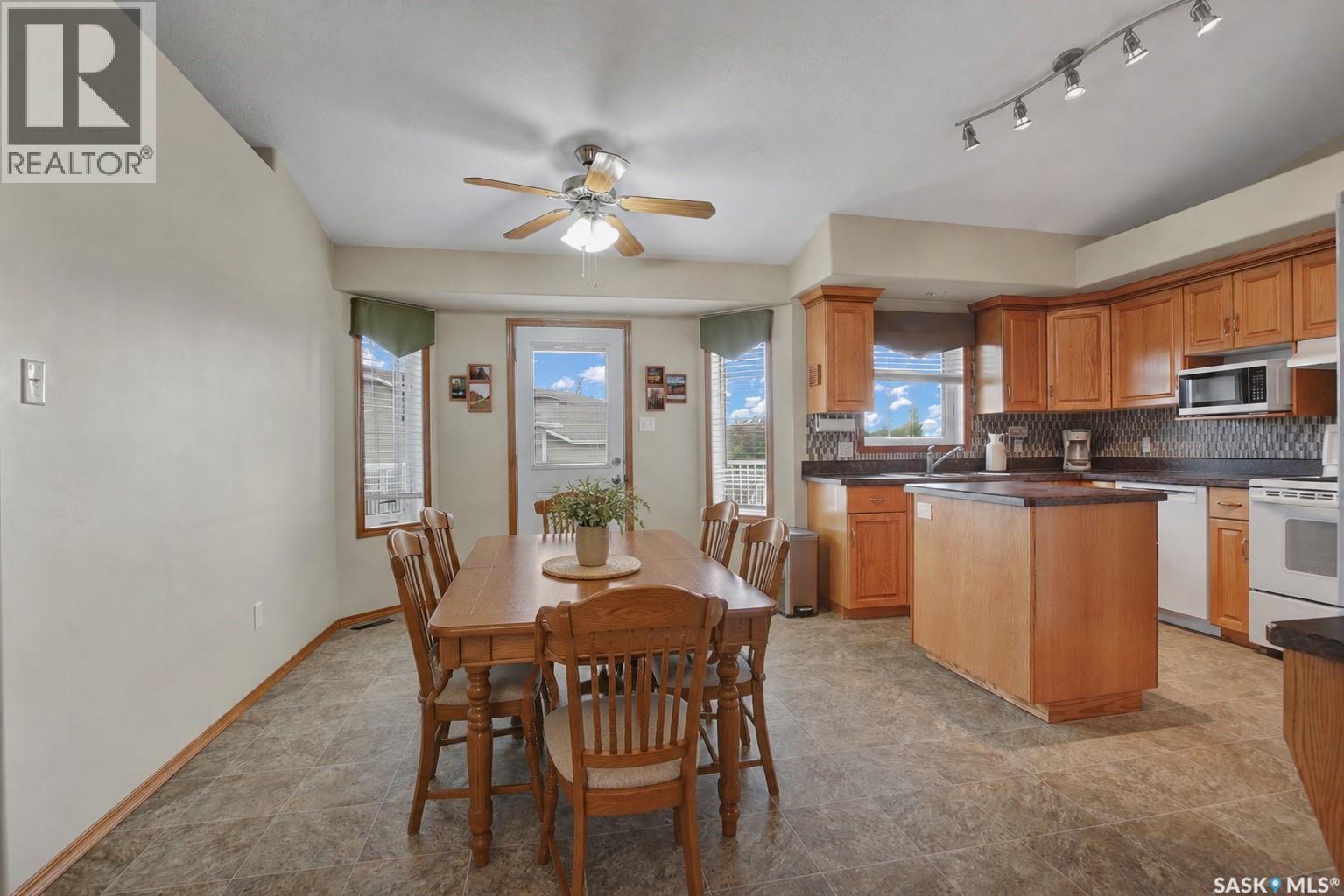 702 Grabowski Crescent, Warman, SK