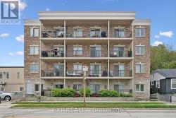 302 - 73 WASHINGTON AVENUE Oakville (Co Central), ON L6K 1W5