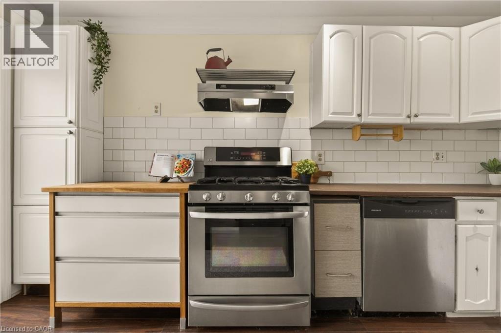 153 Ferrie Street E, Hamilton, ON - Indoor Photo Showing Kitchen