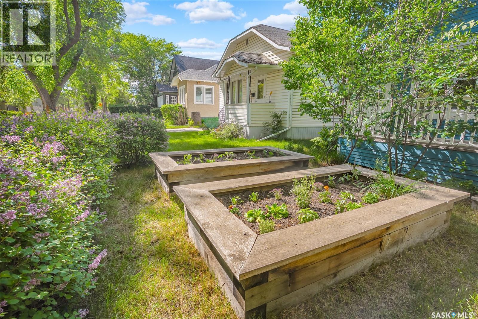 725 11Th Street E, Saskatoon, SK