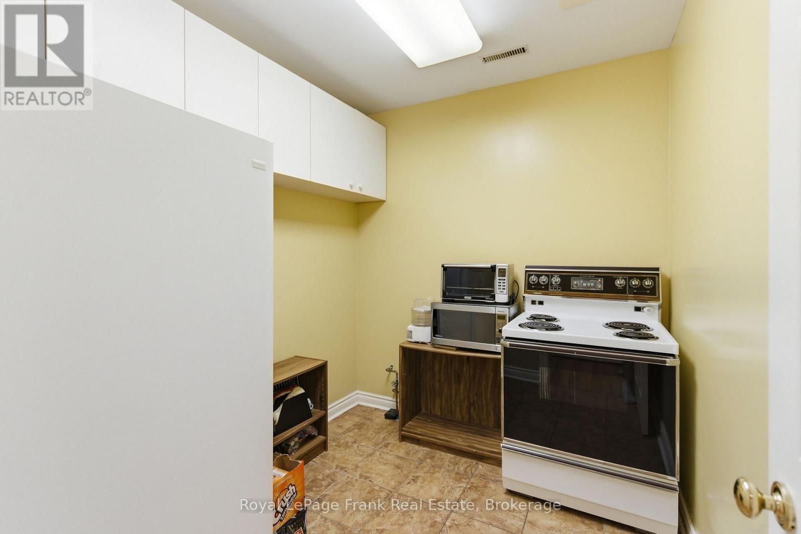 8 Buggey Lane, Ajax, ON
