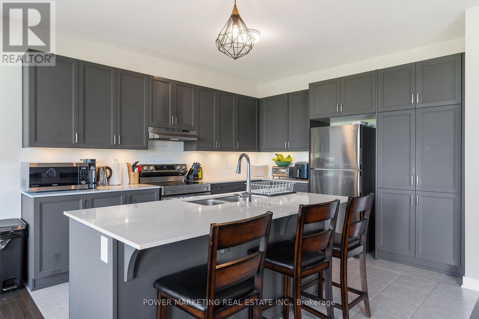 129 Hackamore Crescent, Ottawa, ON