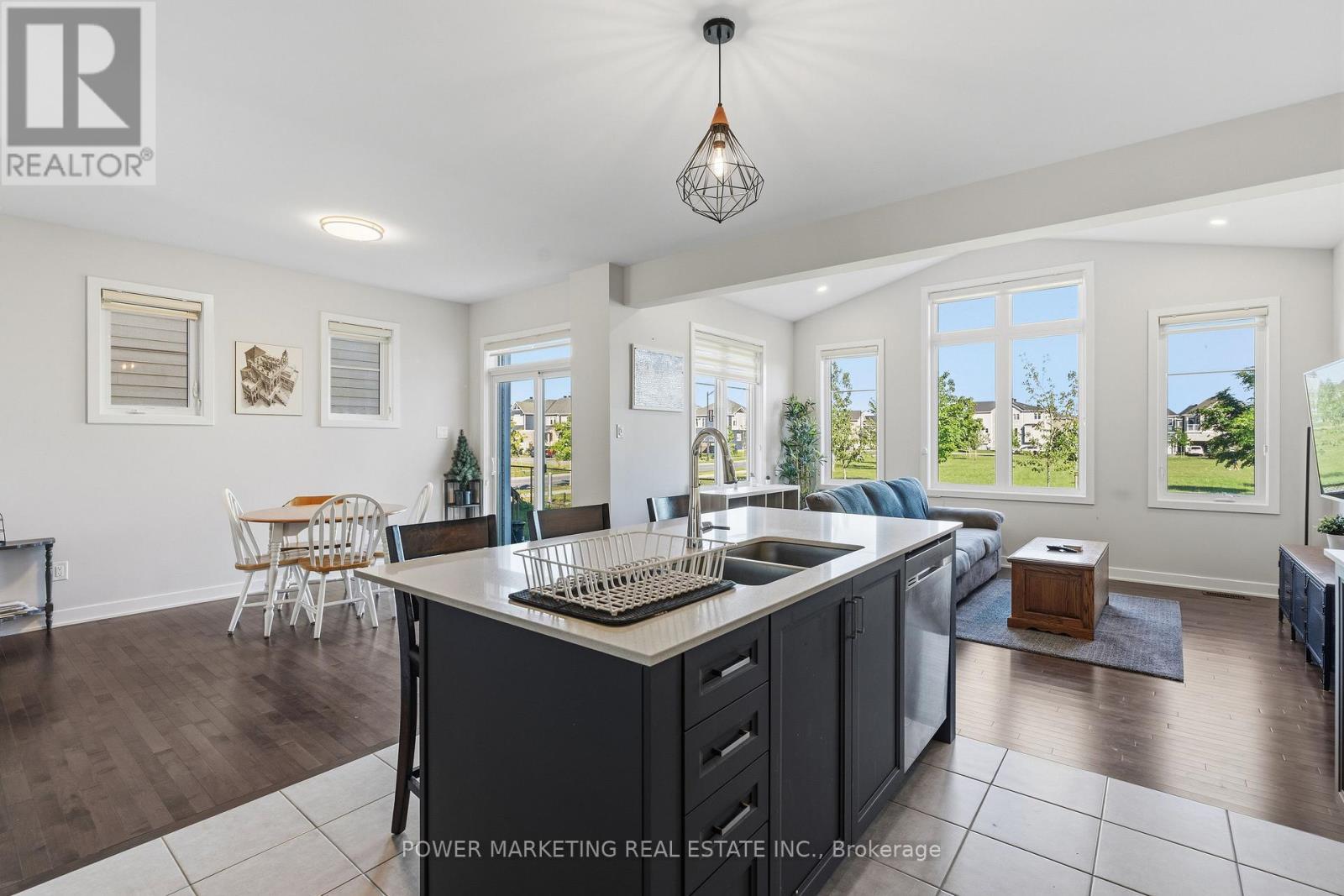 129 Hackamore Crescent, Ottawa, ON