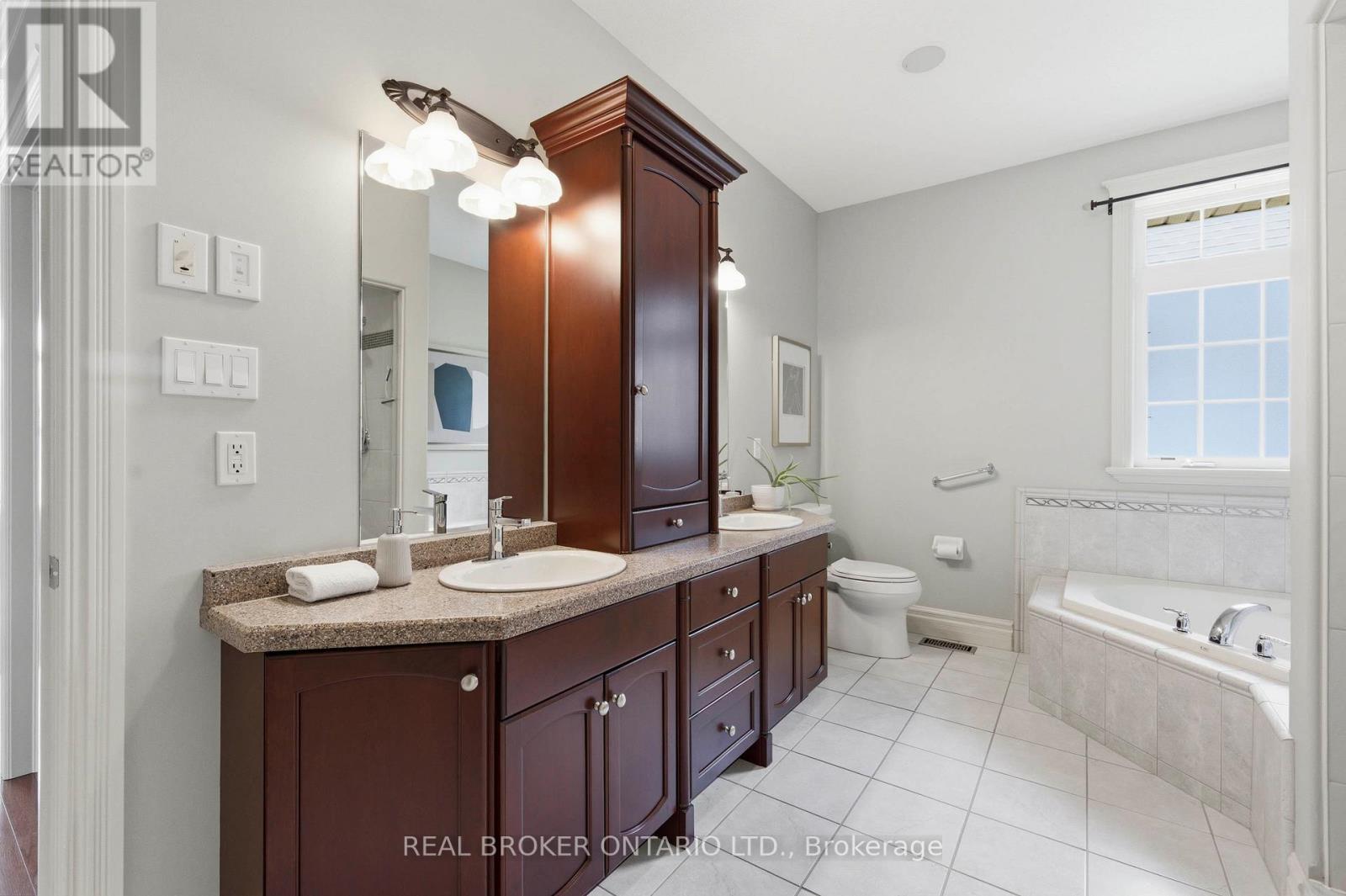 114 Pennsylvania Crescent, Kitchener, ON