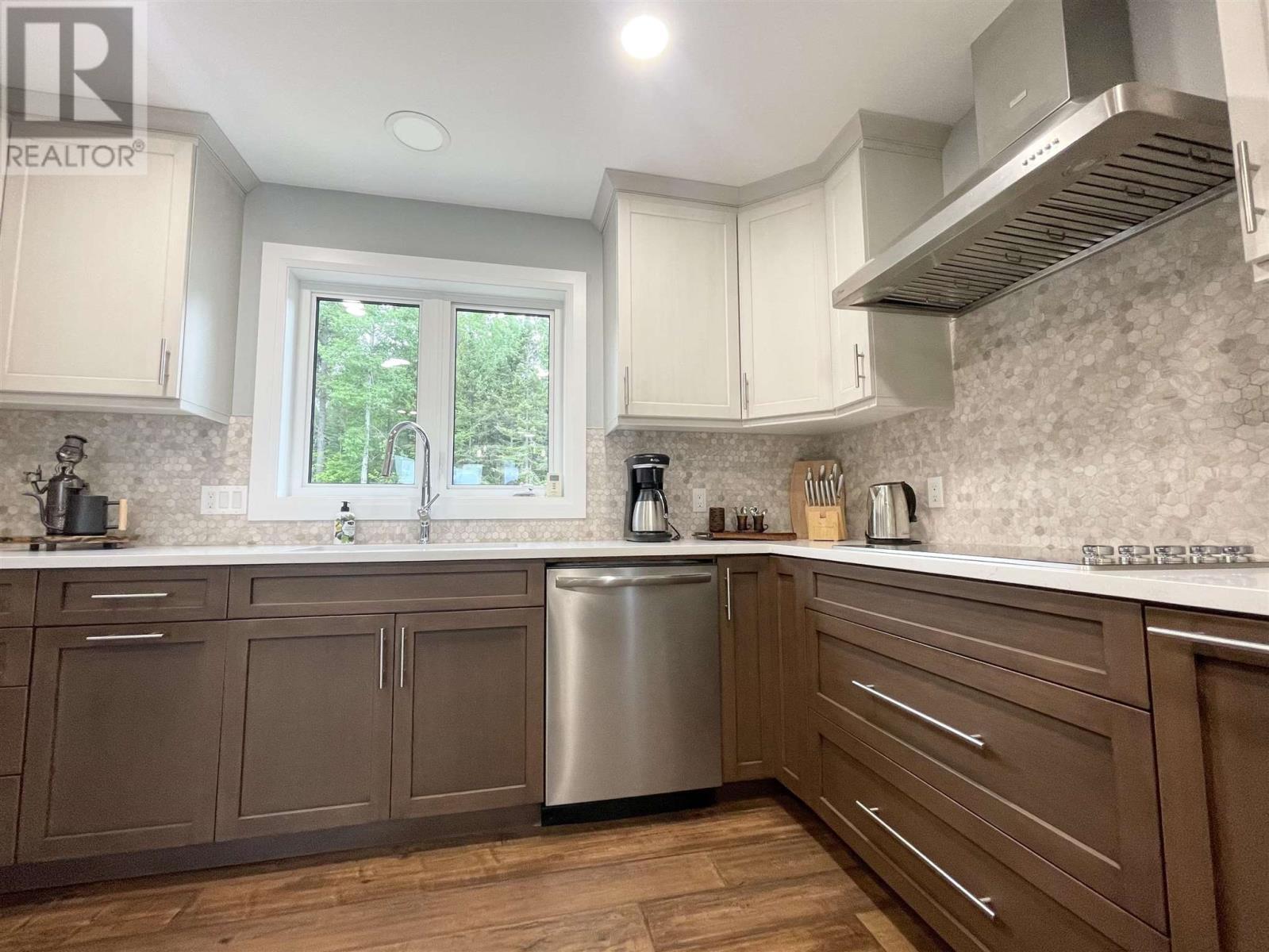 2778 Canoe Point Rd, Hilton Beach, ON - Indoor Photo Showing Kitchen With Upgraded Kitchen