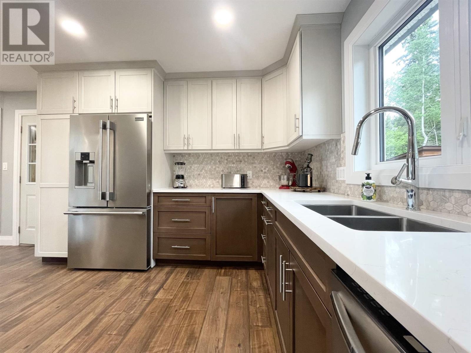 2778 Canoe Point Rd, Hilton Beach, ON - Indoor Photo Showing Kitchen With Double Sink With Upgraded Kitchen
