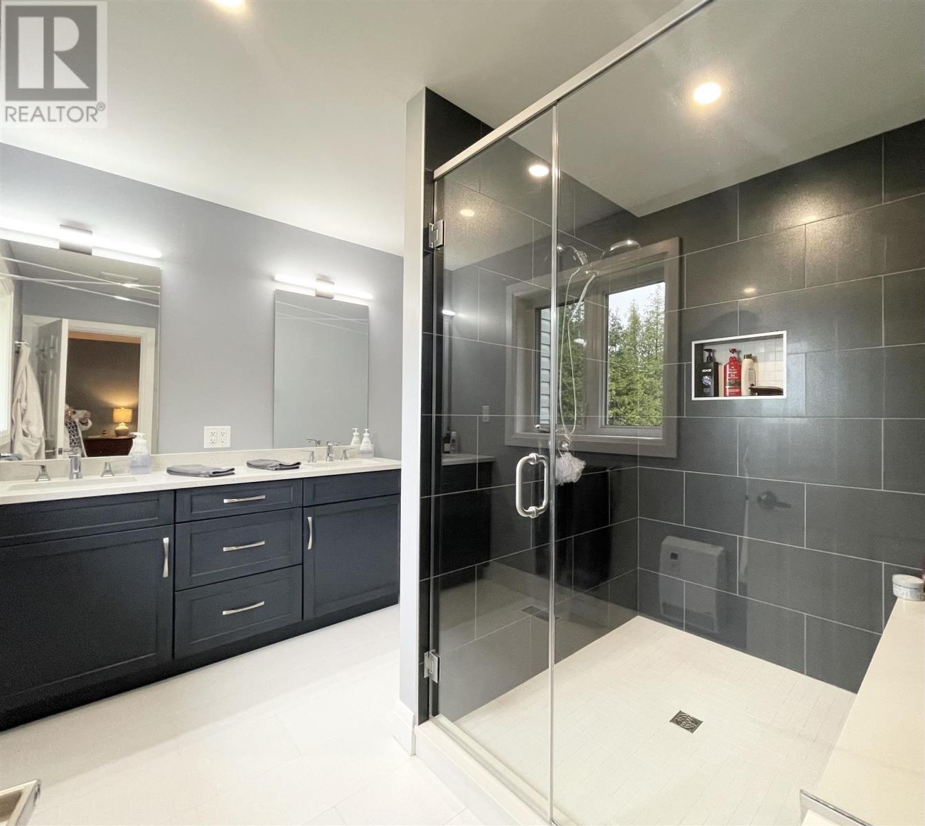 2778 Canoe Point Rd, Hilton Beach, ON - Indoor Photo Showing Bathroom