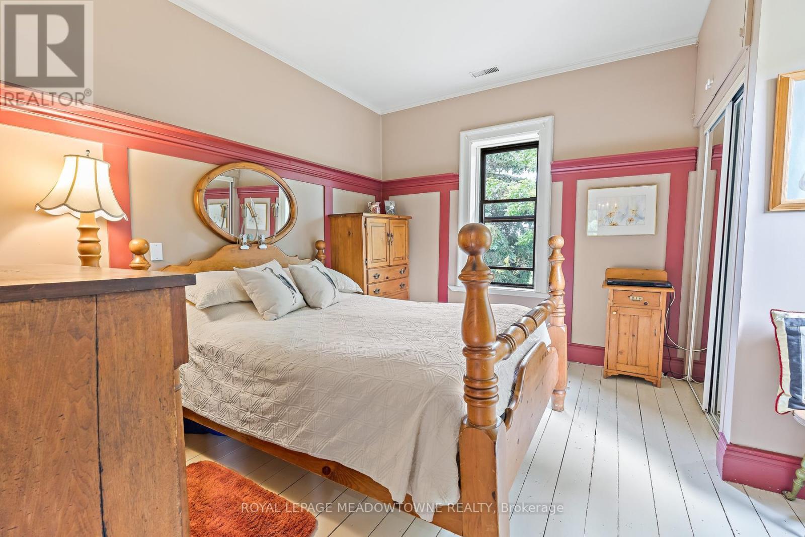 954399 7Th Line Ehs, Mono, ON - Indoor Photo Showing Bedroom