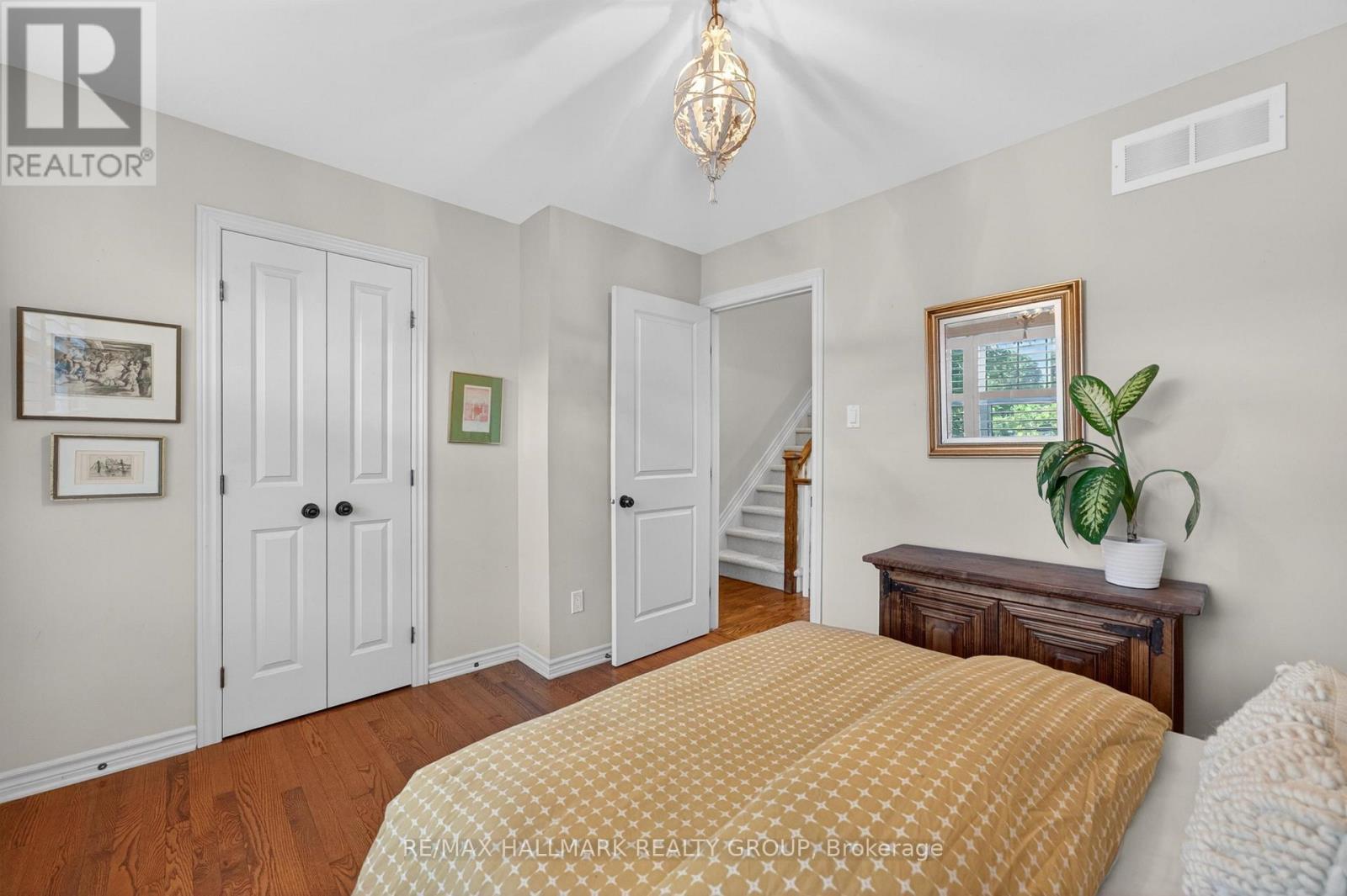 320 Iona Street, Ottawa, ON