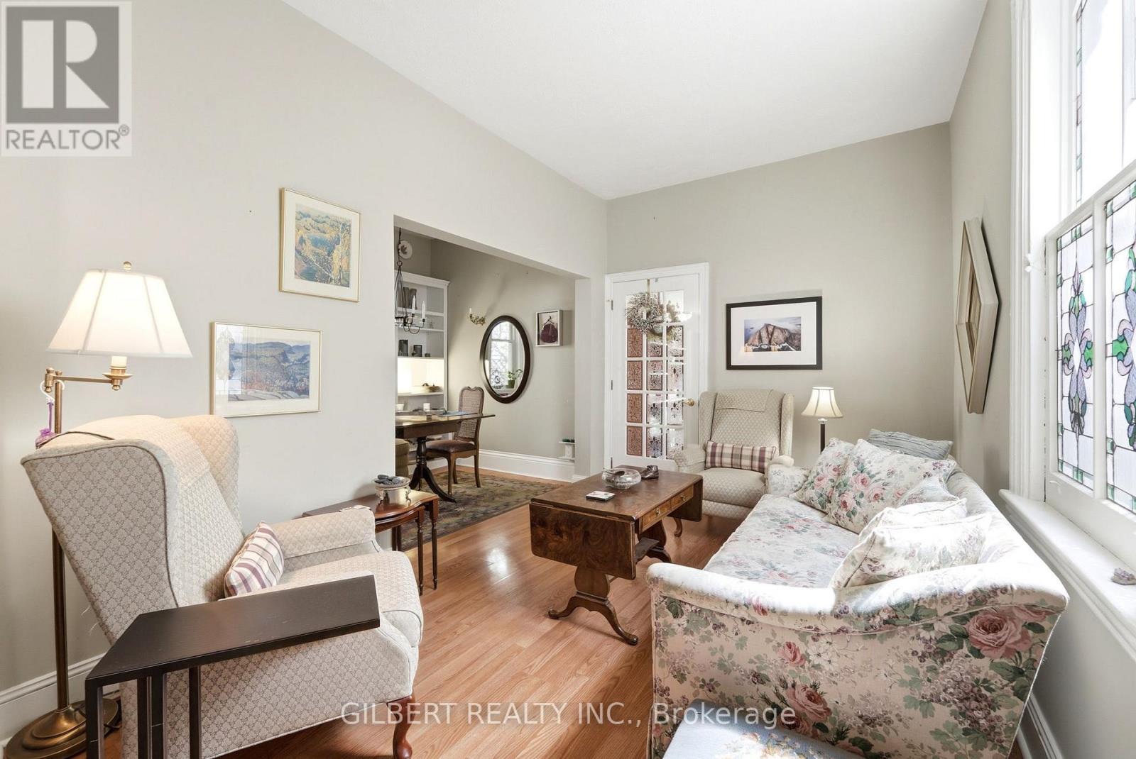 367 Charlton Avenue W, Hamilton, ON