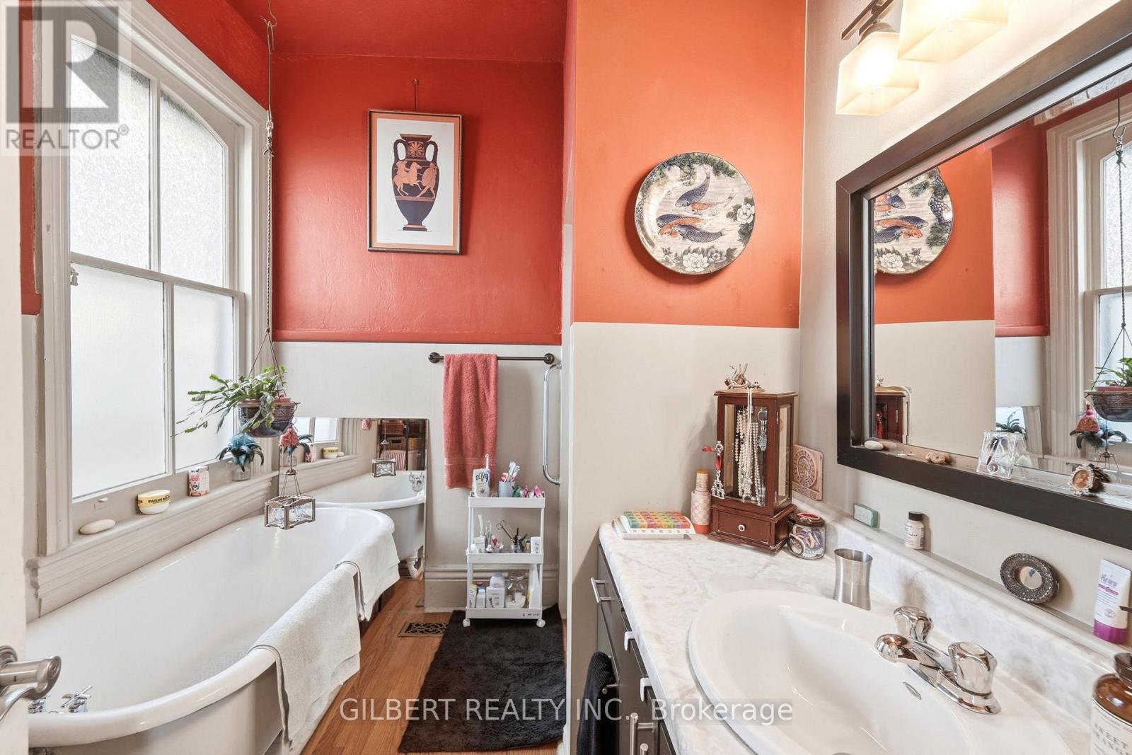 367 Charlton Avenue W, Hamilton, ON