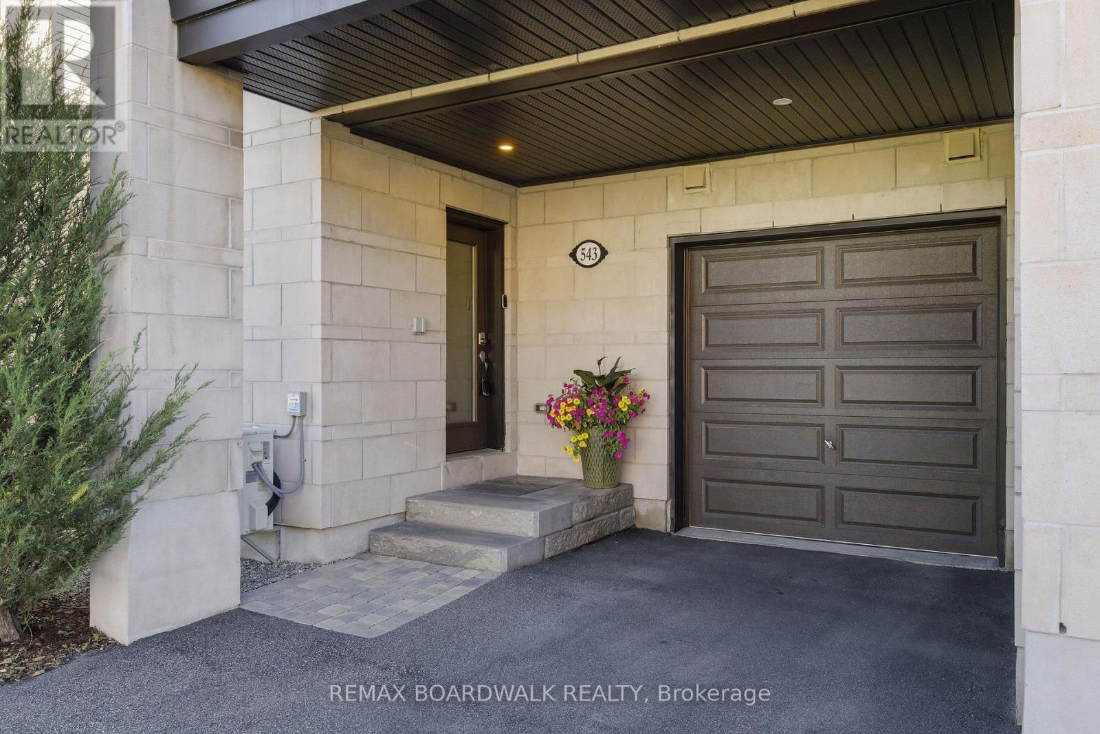 543 Labrador Crescent, Ottawa, ON - Outdoor
