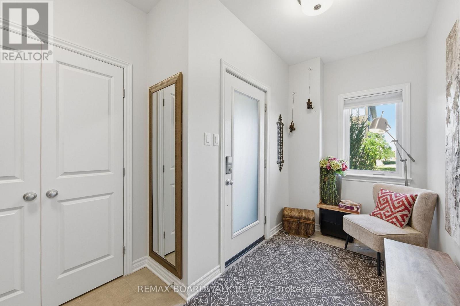 543 Labrador Crescent, Ottawa, ON - Indoor Photo Showing Other Room