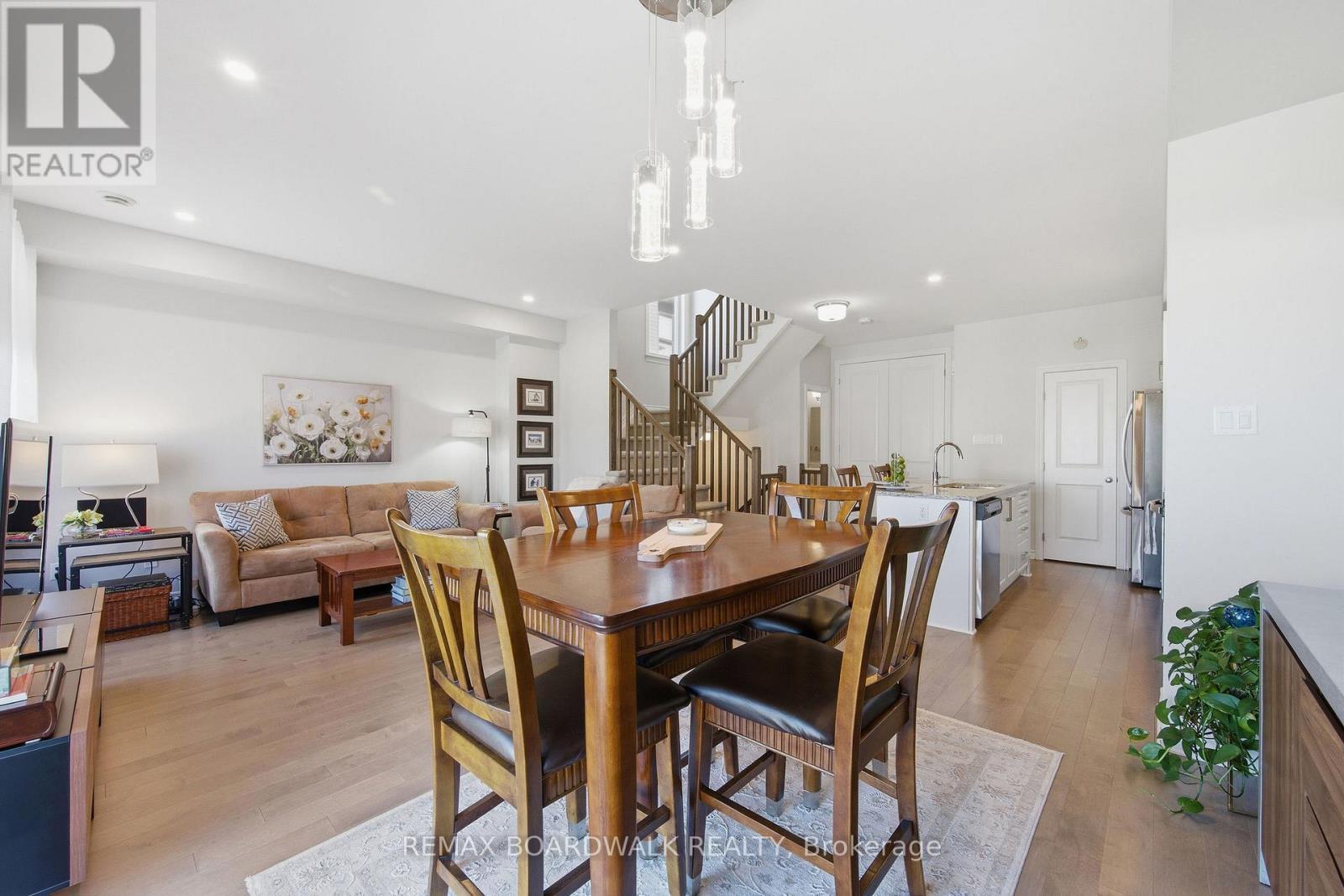 543 Labrador Crescent, Ottawa, ON - Indoor Photo Showing Dining Room