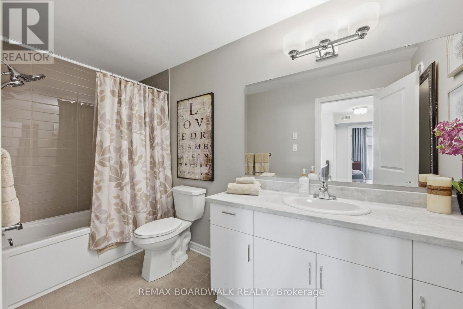 543 Labrador Crescent, Ottawa, ON - Indoor Photo Showing Bathroom