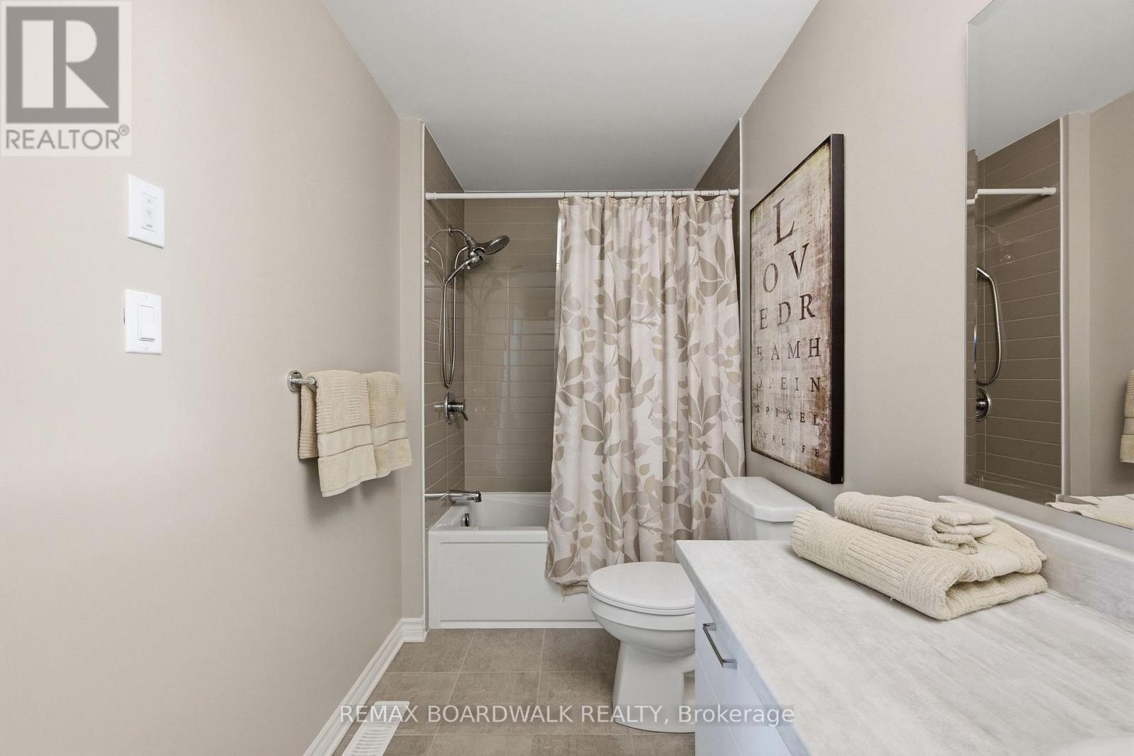 543 Labrador Crescent, Ottawa, ON - Indoor Photo Showing Bathroom