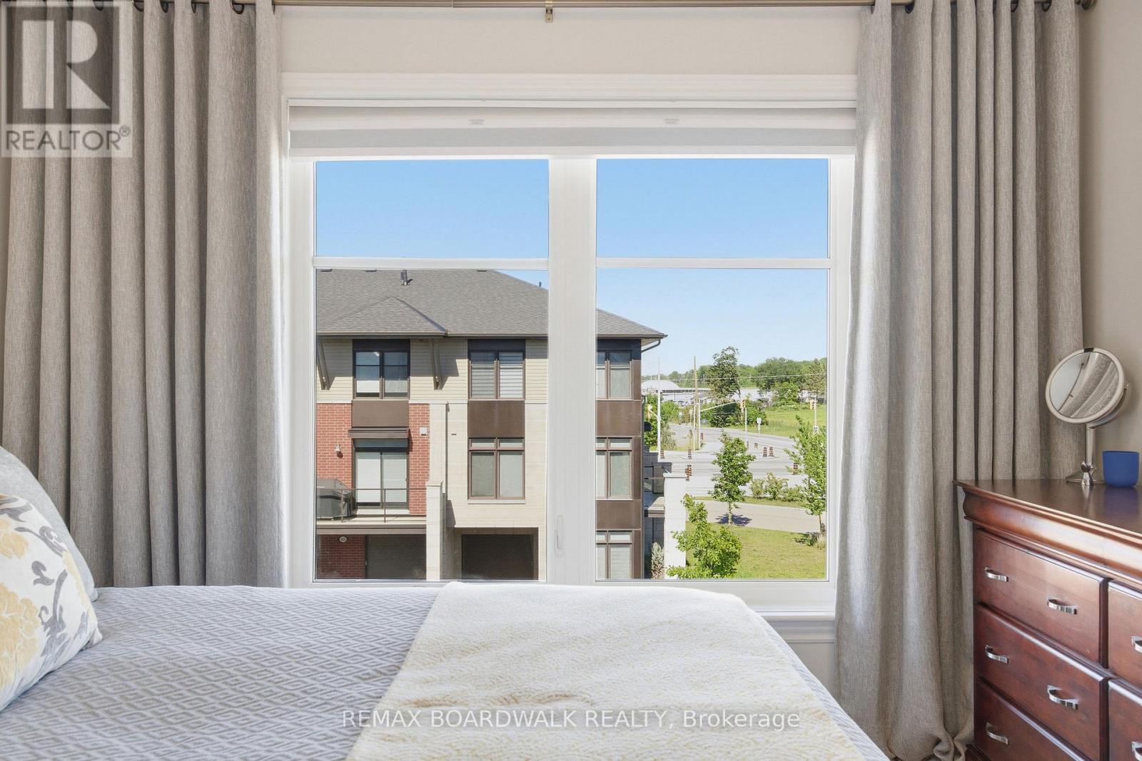 543 Labrador Crescent, Ottawa, ON - Indoor Photo Showing Bedroom