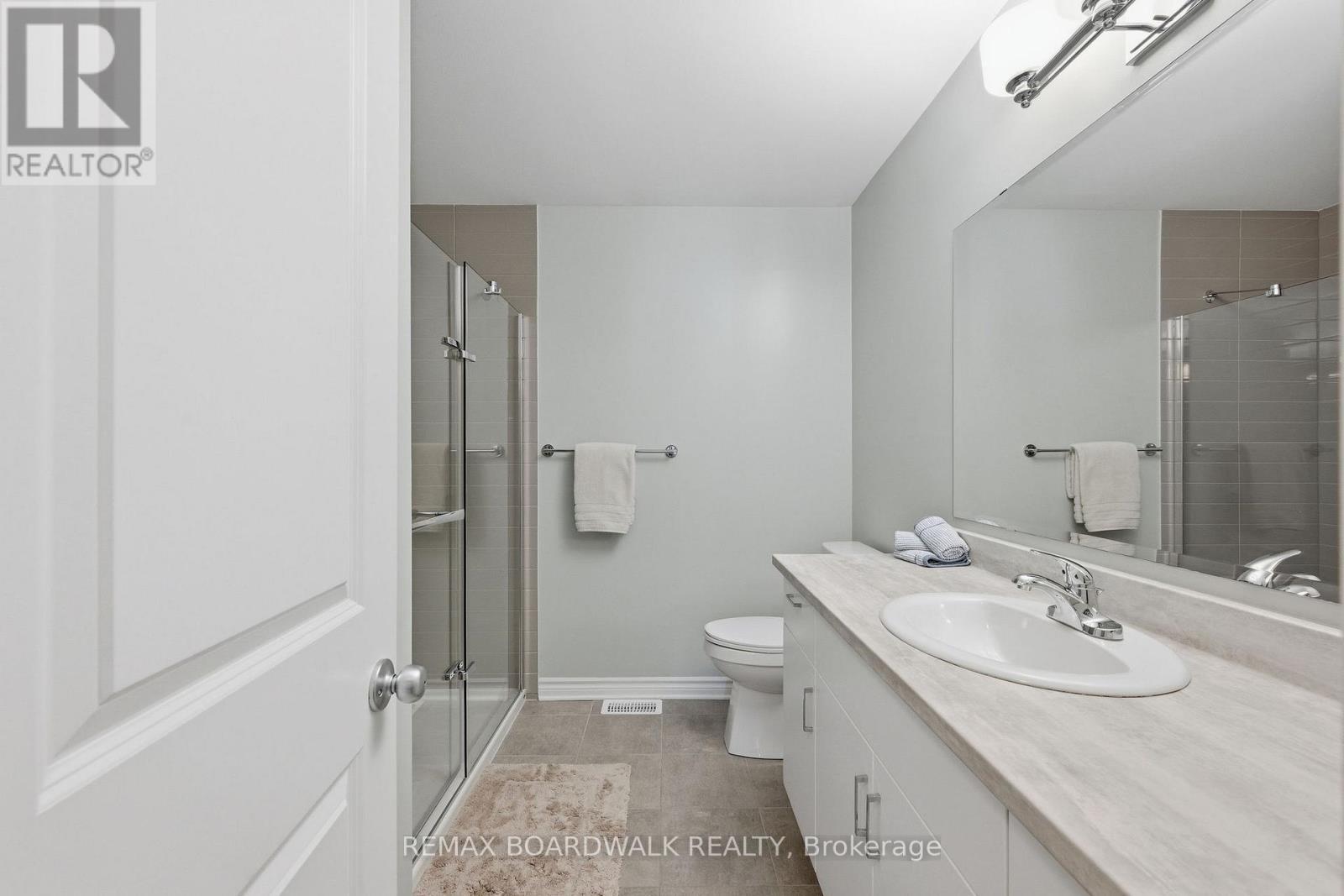 543 Labrador Crescent, Ottawa, ON - Indoor Photo Showing Bathroom