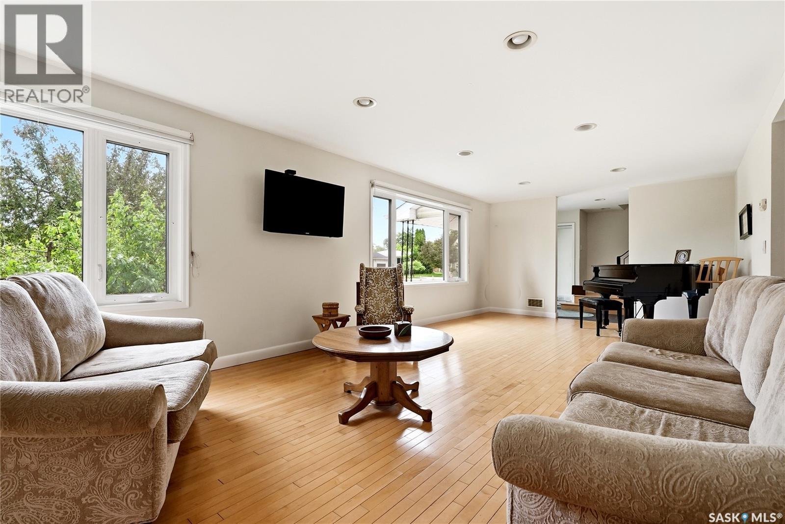 1401 13Th Street E, Saskatoon, SK