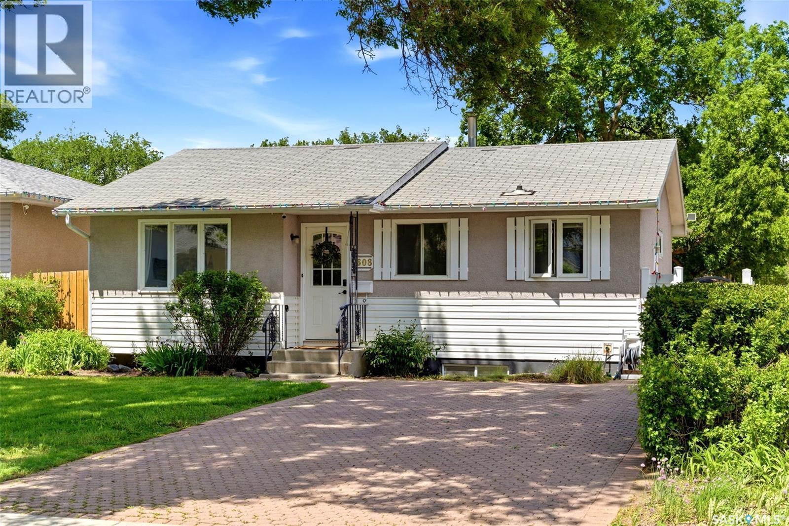 5608 2Nd Avenue N, Regina, SK