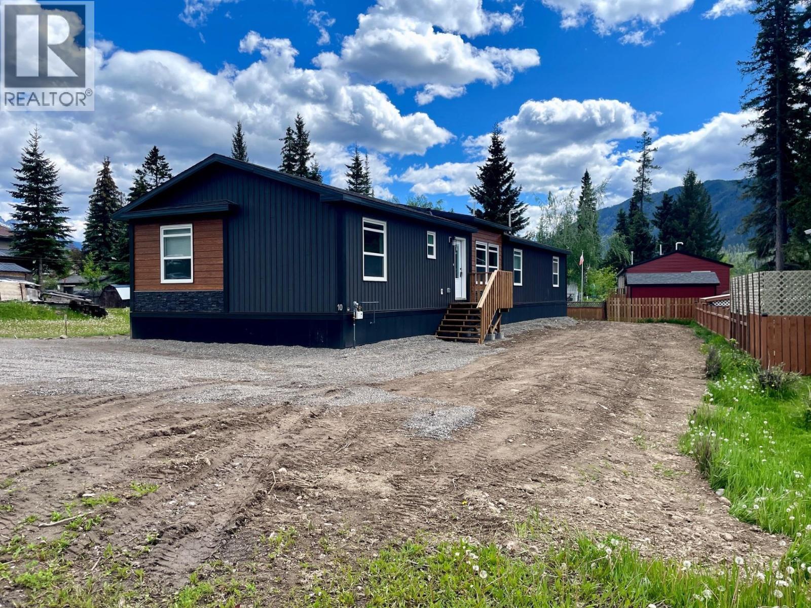 10 Chimo Crescent, Elkford, BC