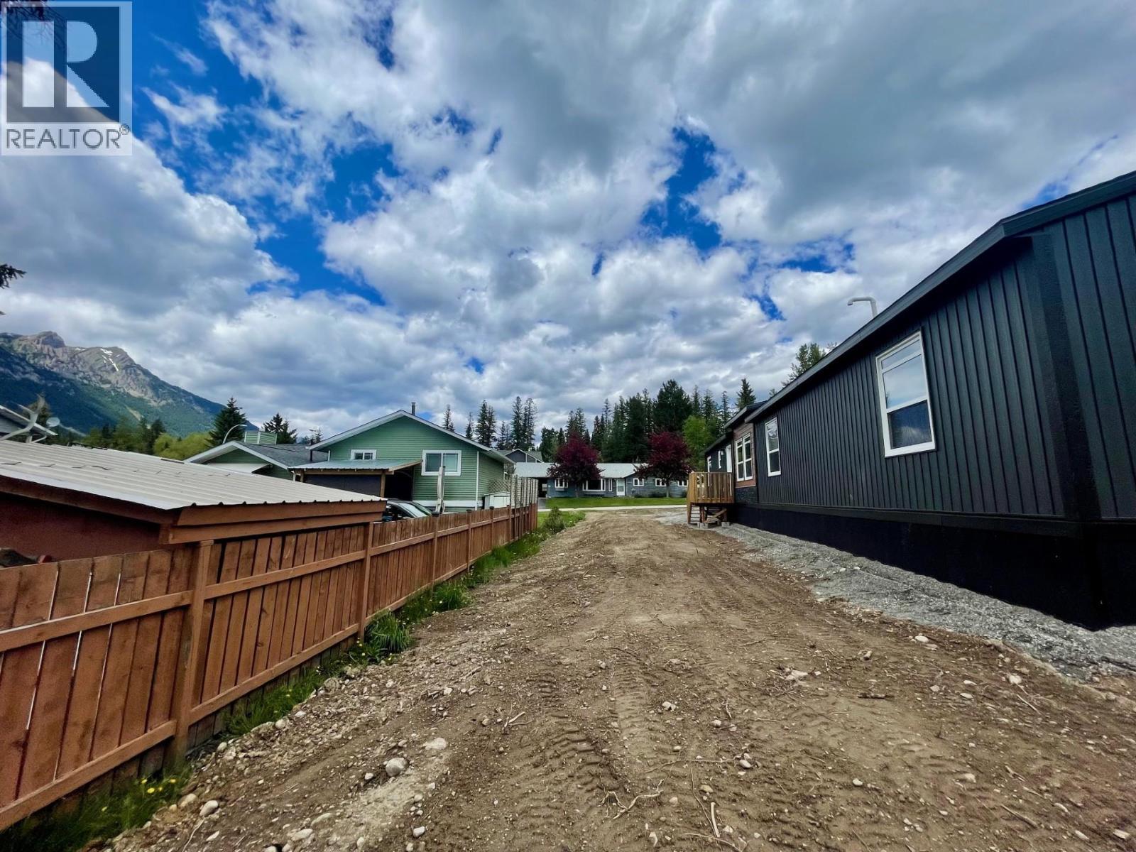 10 Chimo Crescent, Elkford, BC