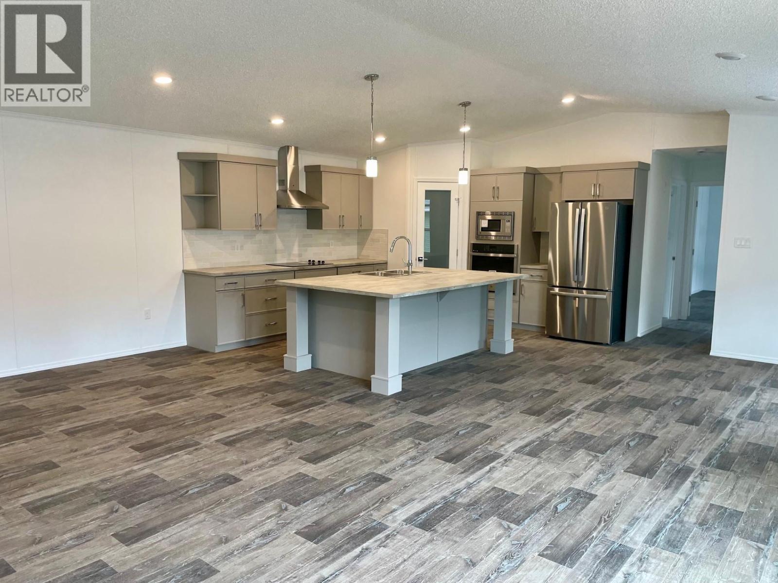 10 Chimo Crescent, Elkford, BC