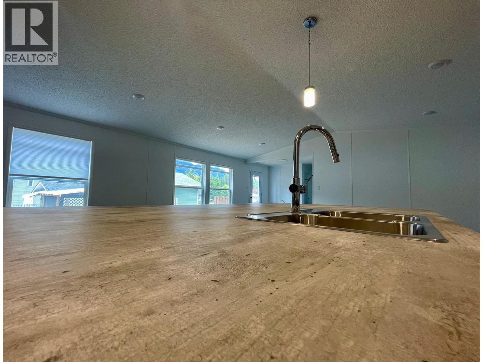 10 Chimo Crescent, Elkford, BC