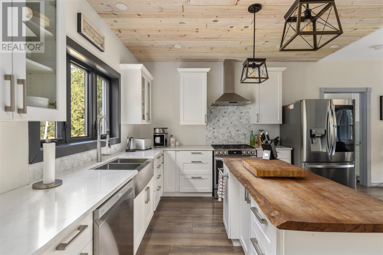 12 Lake Dr, Blind River, ON