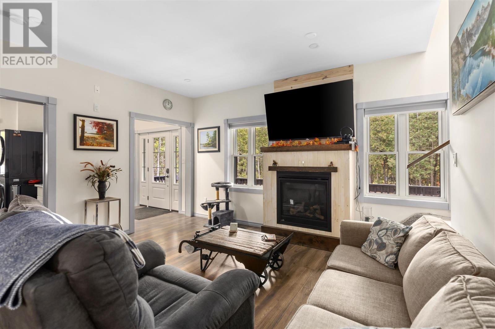 12 Lake Dr, Blind River, ON