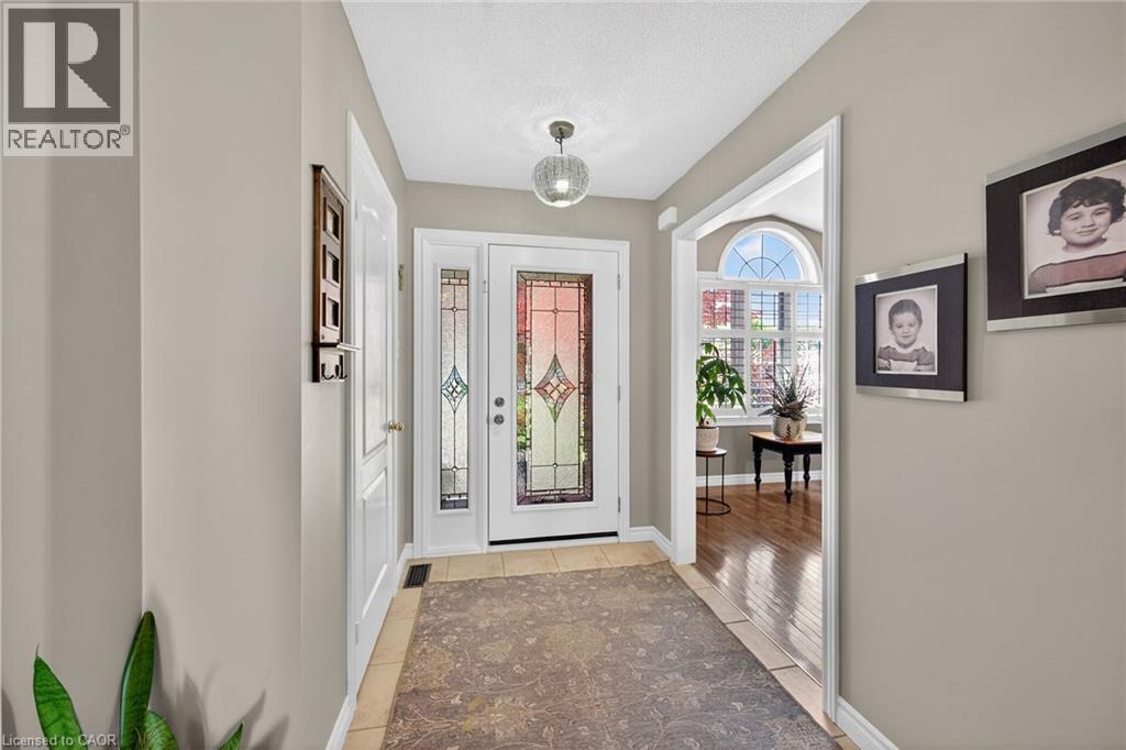 60 Dunrobin Drive, Caledonia, ON