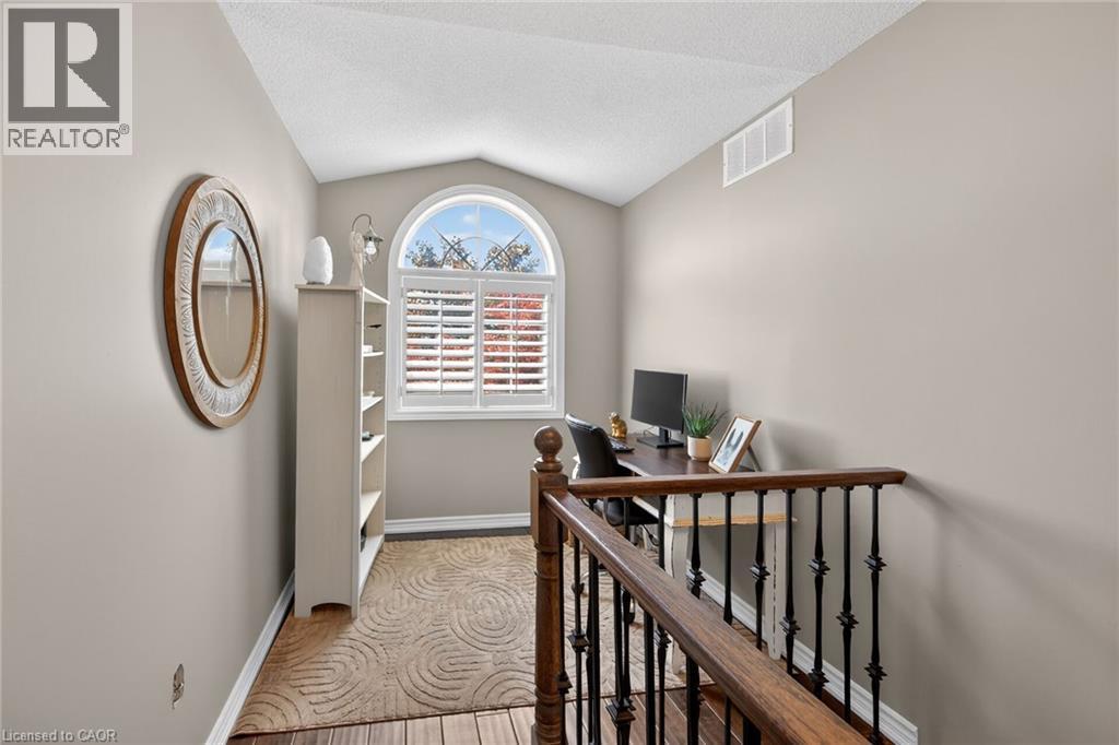 60 Dunrobin Drive, Caledonia, ON