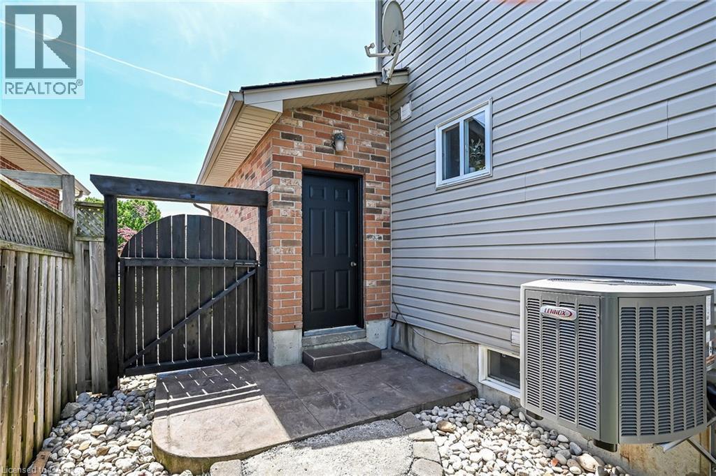 60 Dunrobin Drive, Caledonia, ON