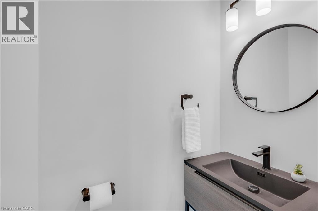2pc Powder Room Main Floor - 4014 Jarvis Crescent, Burlington, ON