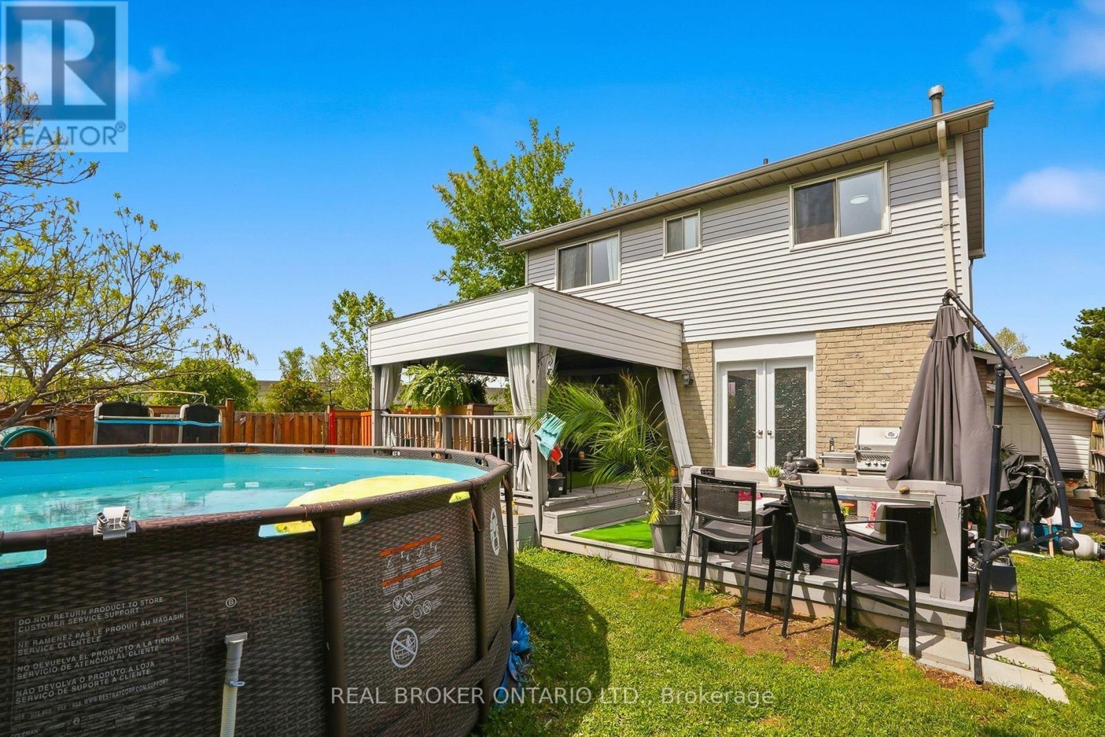 Backyard made for families & entertaining - 3260 Woodcroft Crescent, Burlington, ON