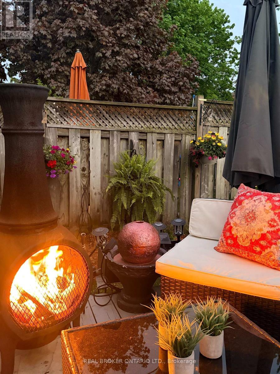 3260 Woodcroft Crescent, Burlington, ON