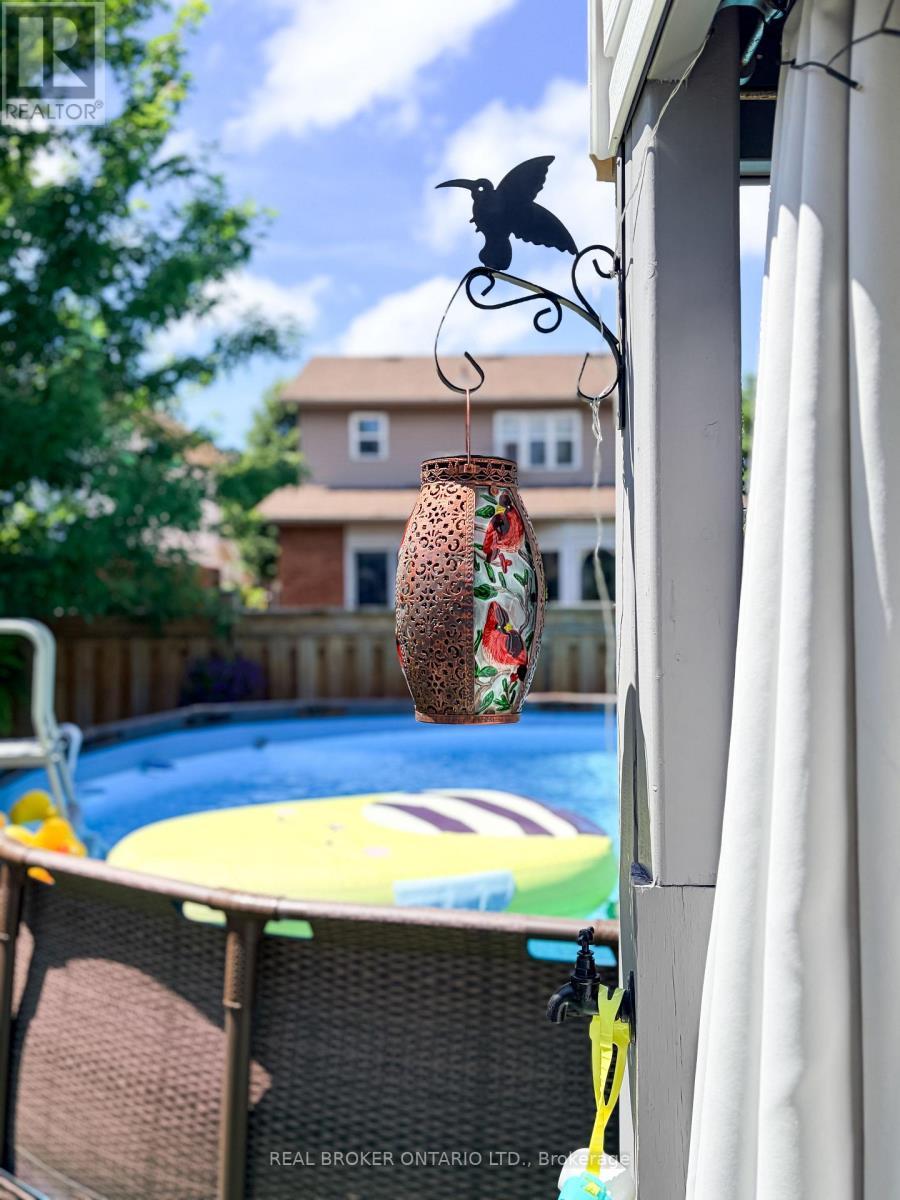 3260 Woodcroft Crescent, Burlington, ON - Outdoor