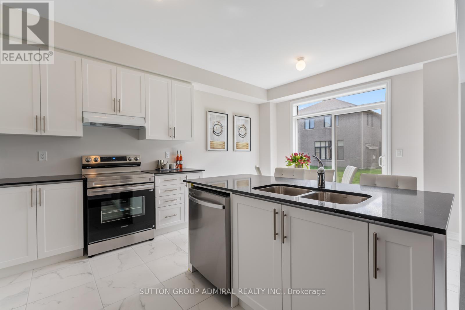 1285 Davis Loop, Innisfil, ON