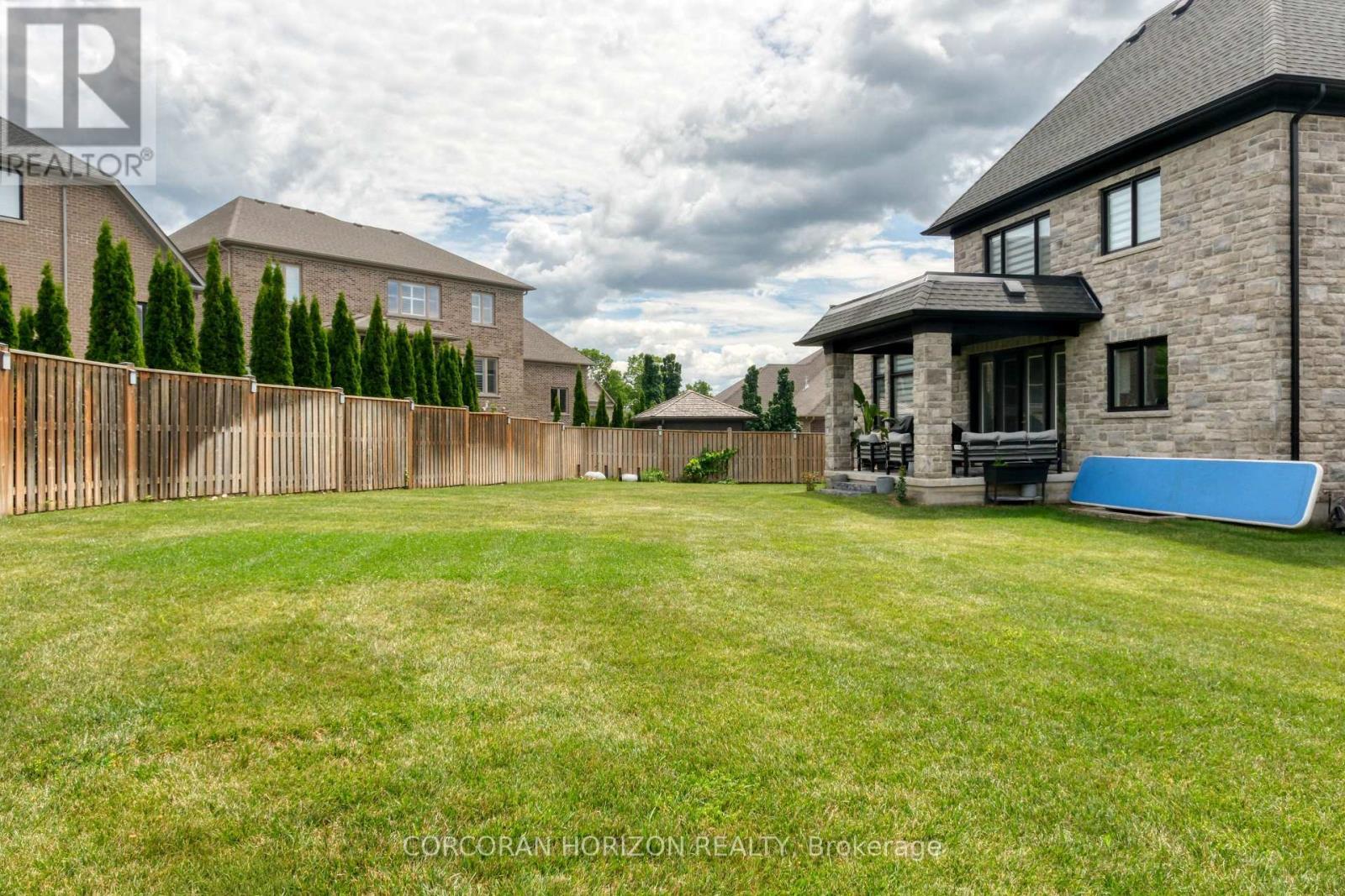 908 Fall Harvest Court, Kitchener, ON