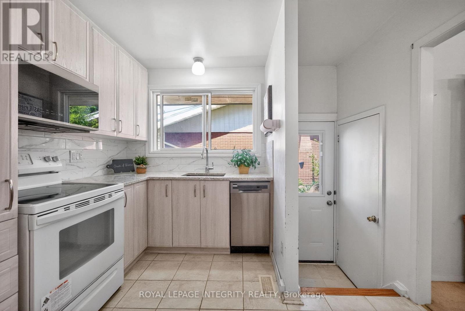 619 Blanchard Crescent, Ottawa, ON