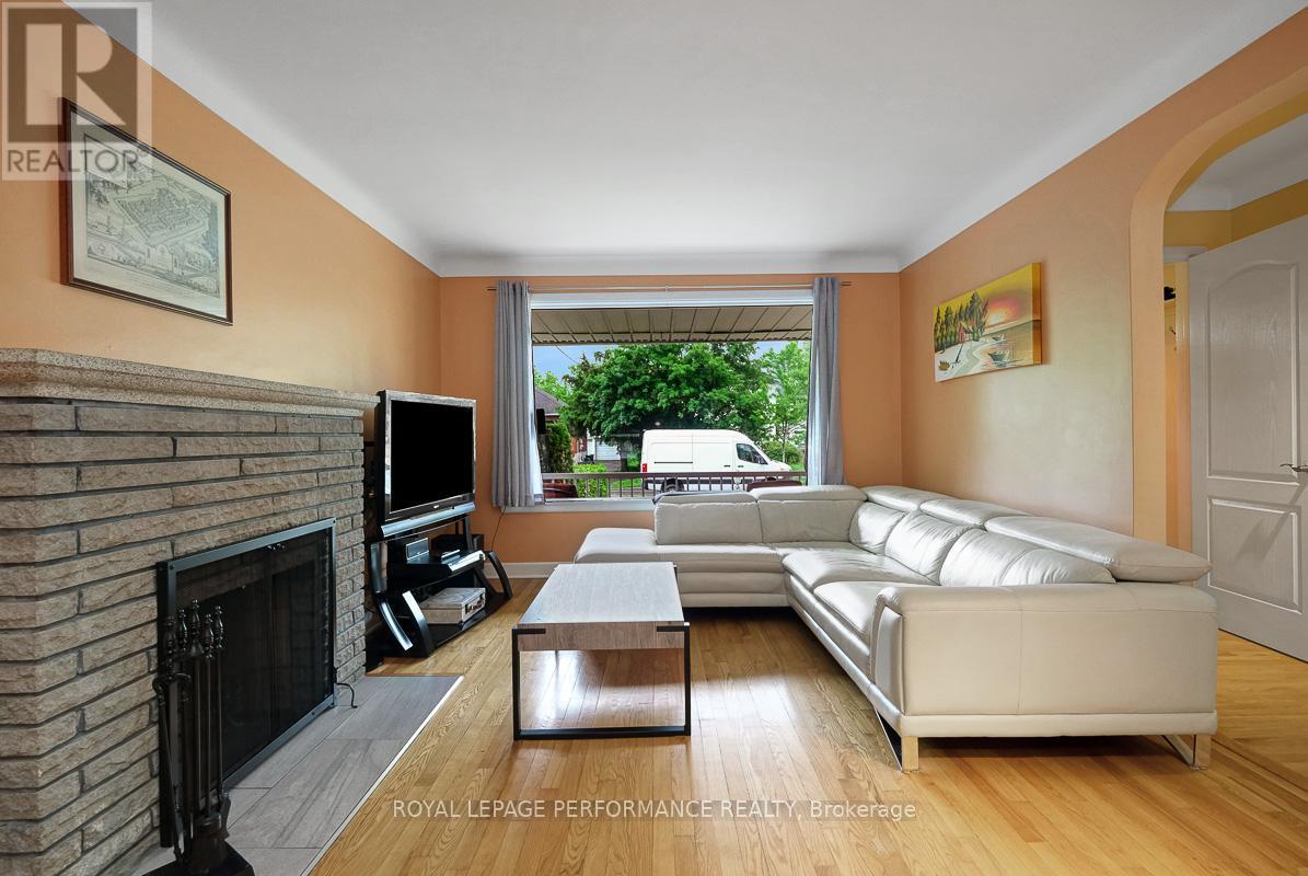 102 Donald Street, Ottawa, ON