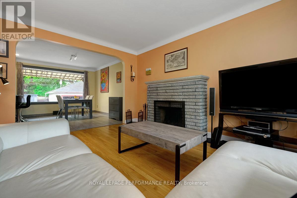 102 Donald Street, Ottawa, ON