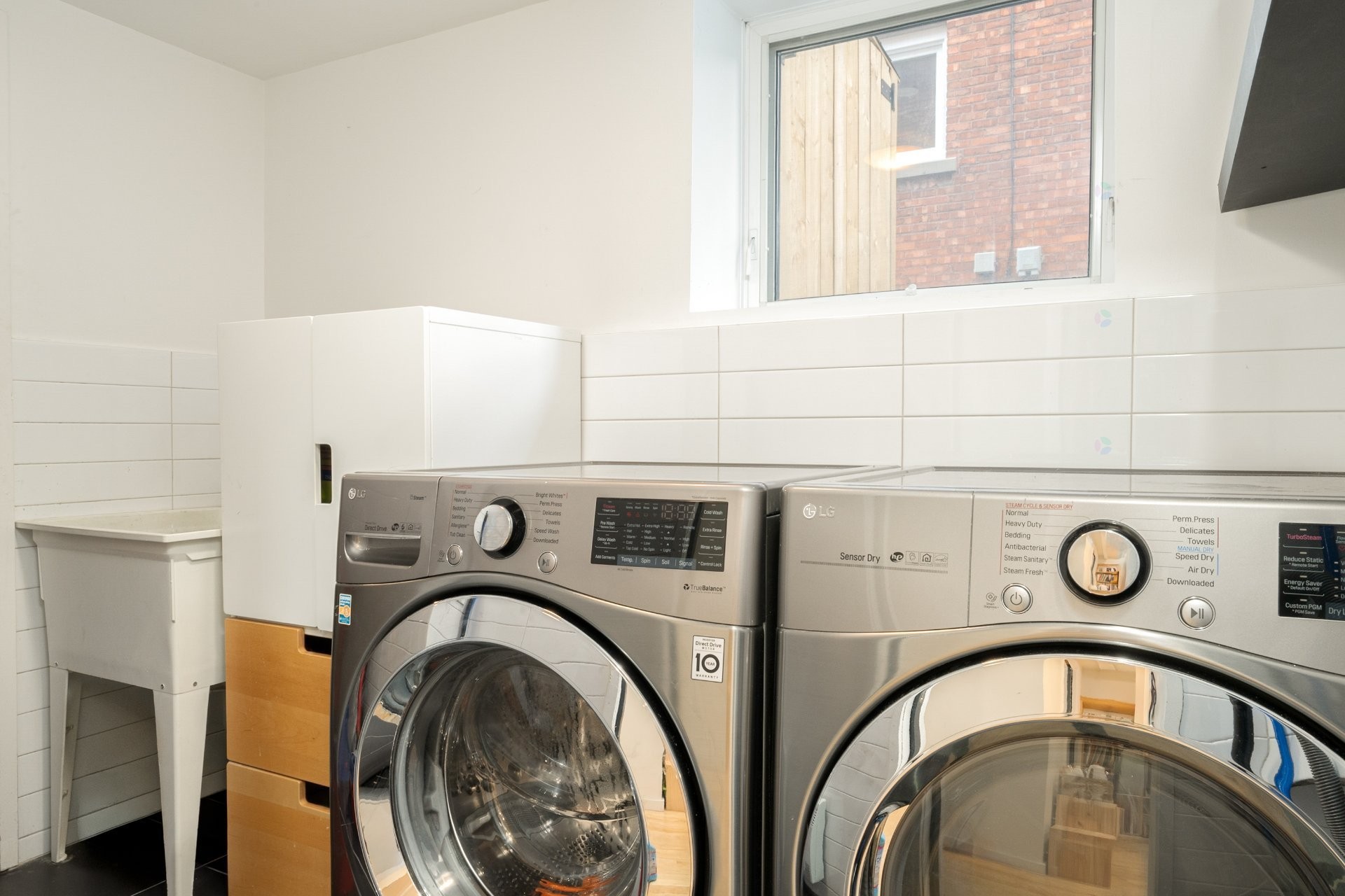 Laundry - 4190 Av. Old Orchard, Montréal (Côte-Des-Neiges/Notre-Dame-De-Grâce), QC