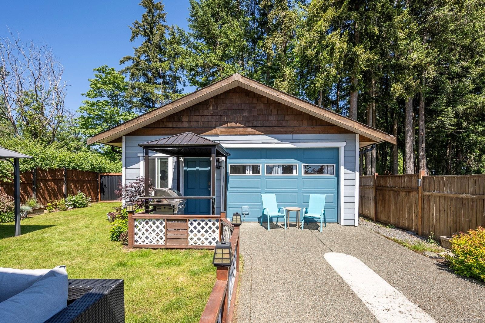 2102 Stadacona Dr, Comox, BC