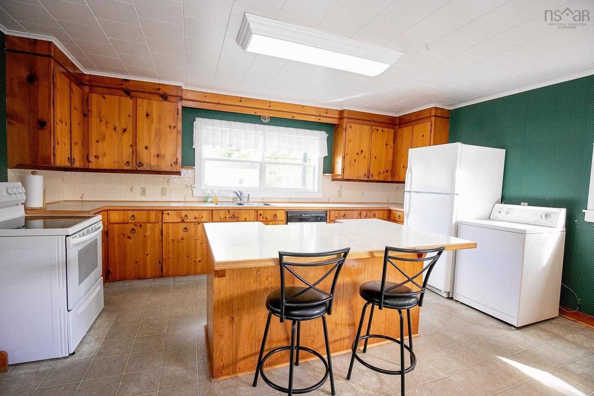 14 Clifford Street, Amherst, NS